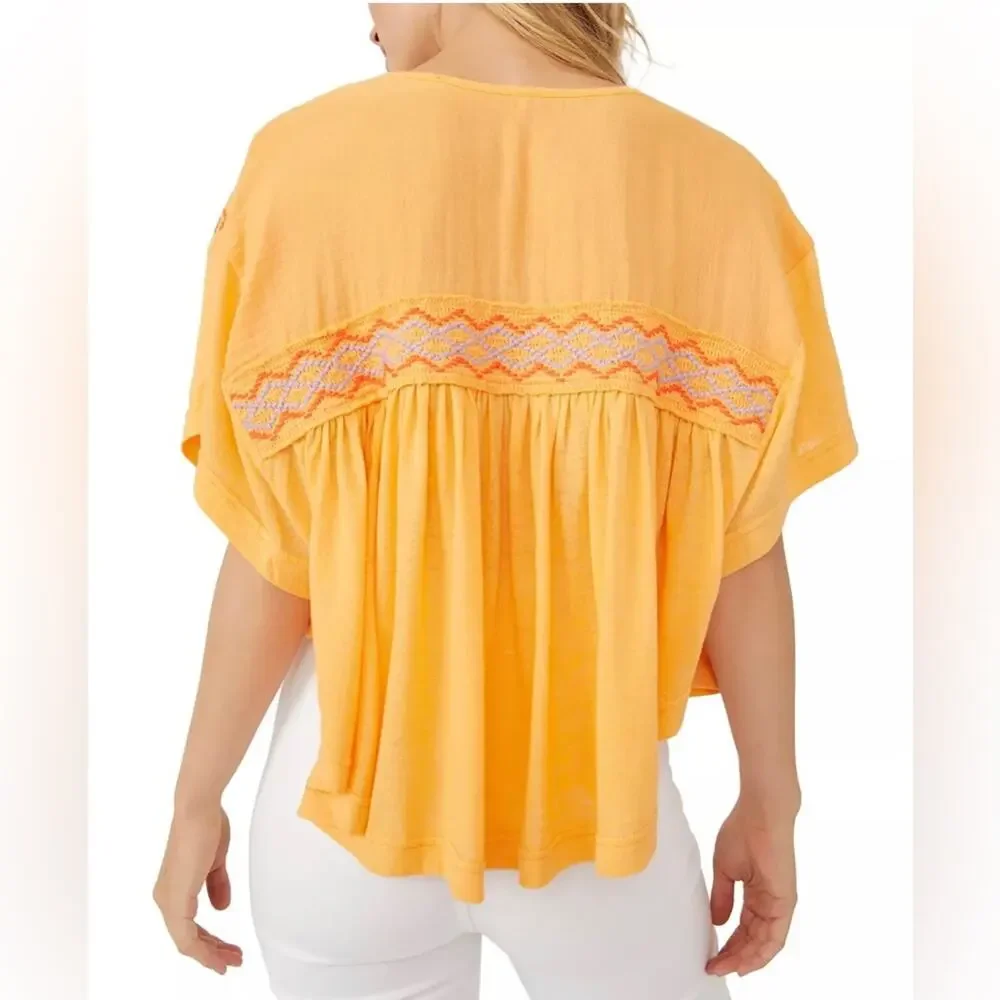 NWT! FREE PEOPLE Market Embroidered V-Neck Top size Medium